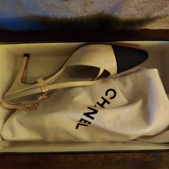 NBW, Chanel Heels ๐ค๐ค 100% Authentic, Luxury - Picture 7 of 9